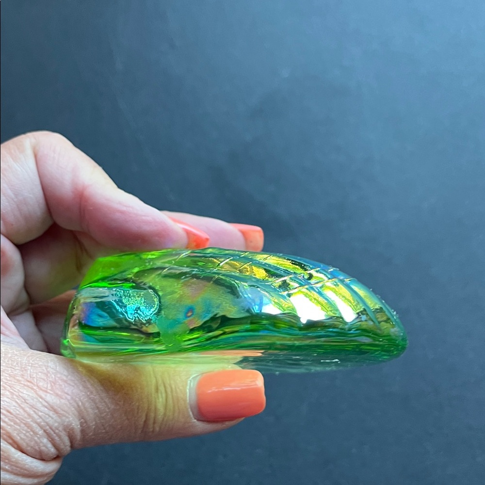 Iridescent Shell-Shaped Paperweight Decor - Picture 3 of 8